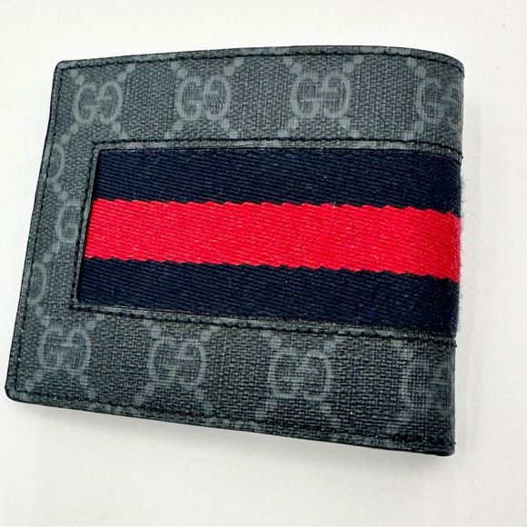 Gucci Supreme Bi fold Wallet - Picture 3 of 5